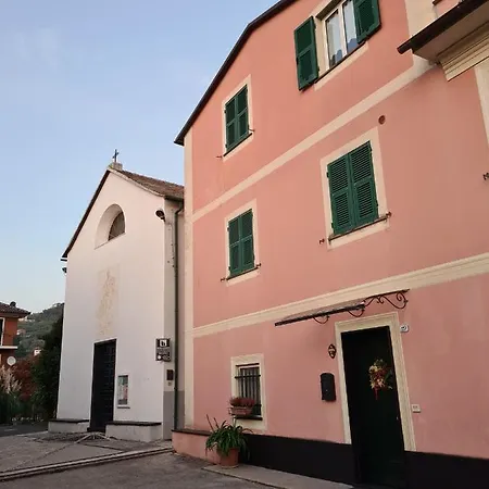 Il Borgo Di Ra San Salvatore (Genoa)