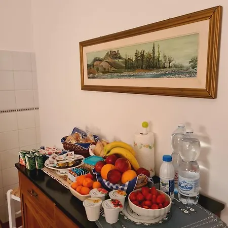 Il Borgo Di Ra San Salvatore (Genoa)
