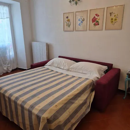 Il Borgo Di Ra San Salvatore (Genoa)